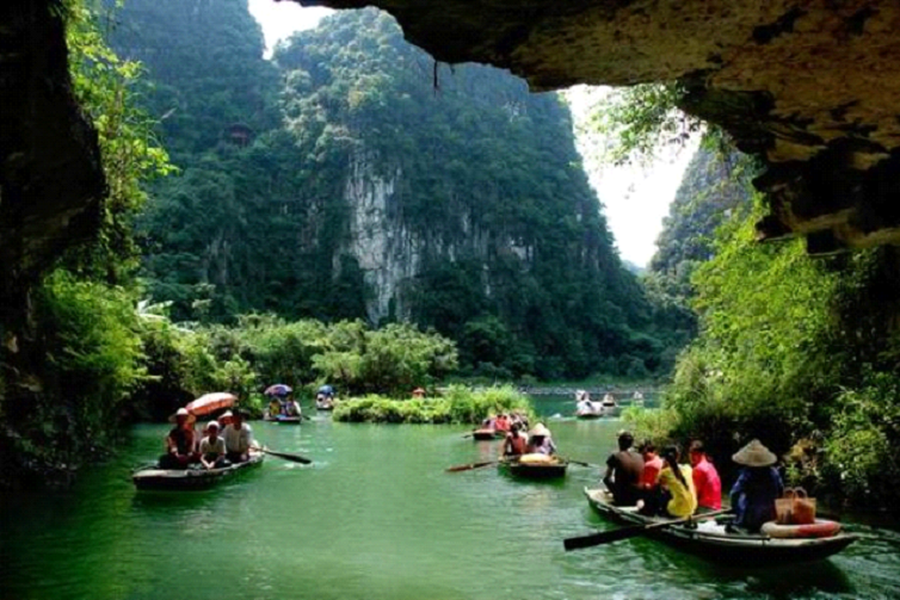 Trang An Boat Tour - Ninh Binh - VietNam